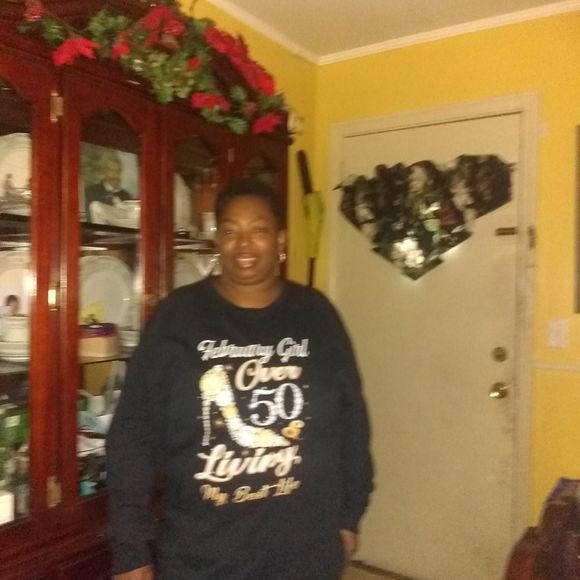 Meet your Posher, Cynthia - Picture 1 of 1